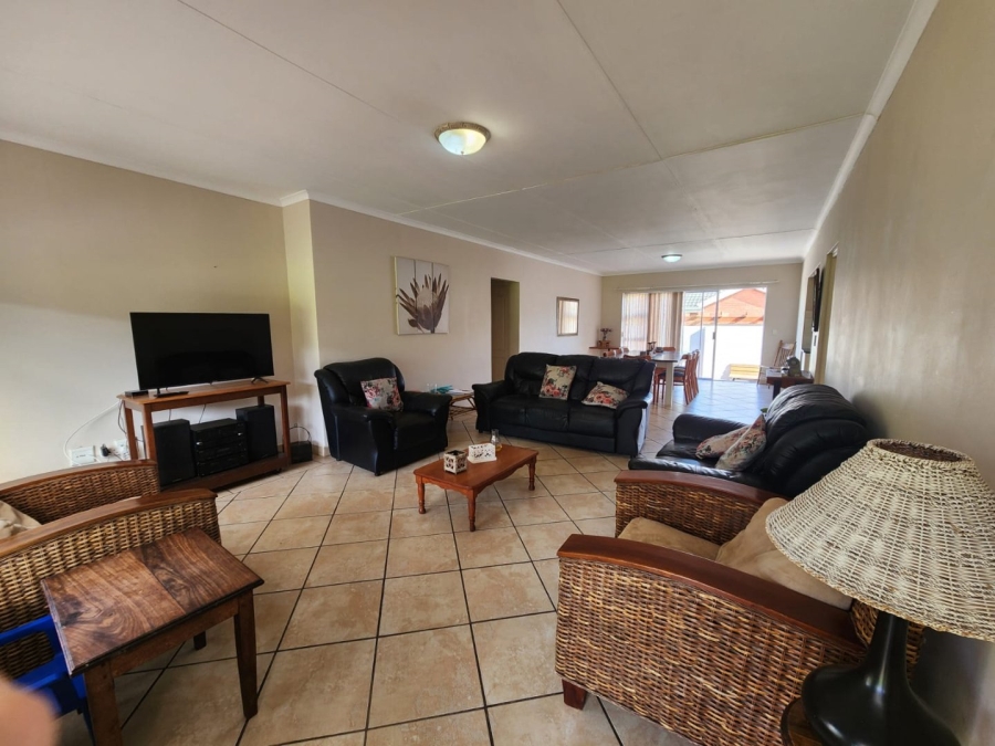 3 Bedroom Property for Sale in Denneoord Western Cape